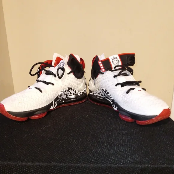 Nike Shoes Nike Lebron Xvii Fp Graffiti Champion Ct647 100